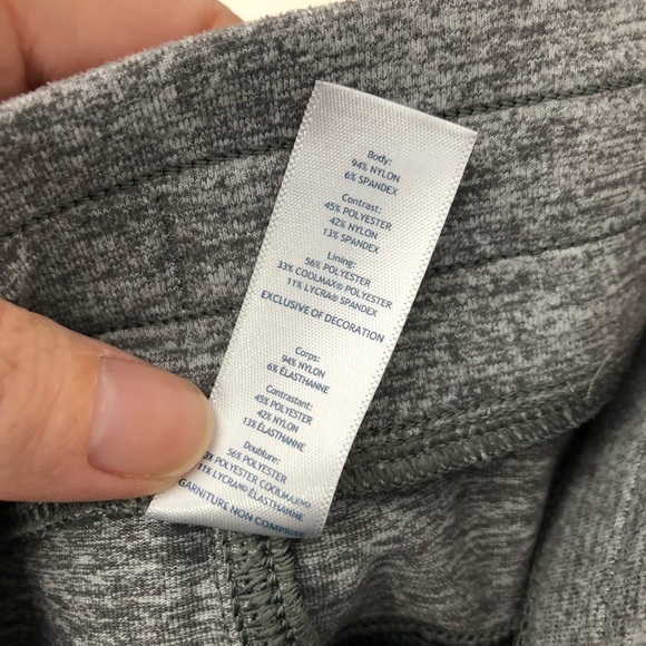 *Small flaw Ivivva by Lululemon Live to Move crop - Picture 12 of 12